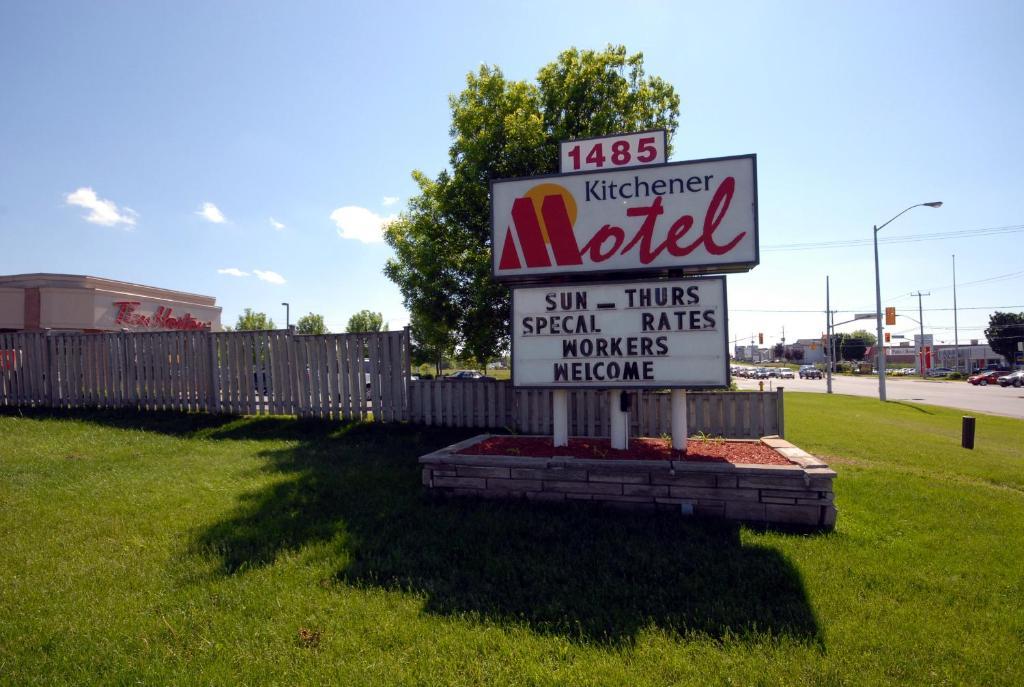 Kitchener Motel Exterior photo
