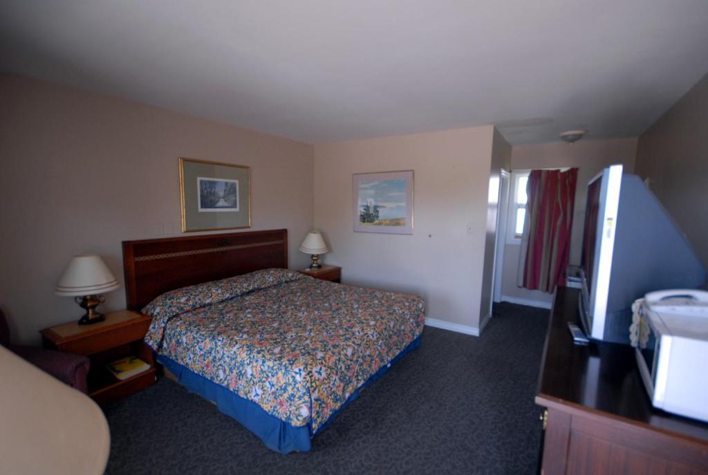 Kitchener Motel Room photo